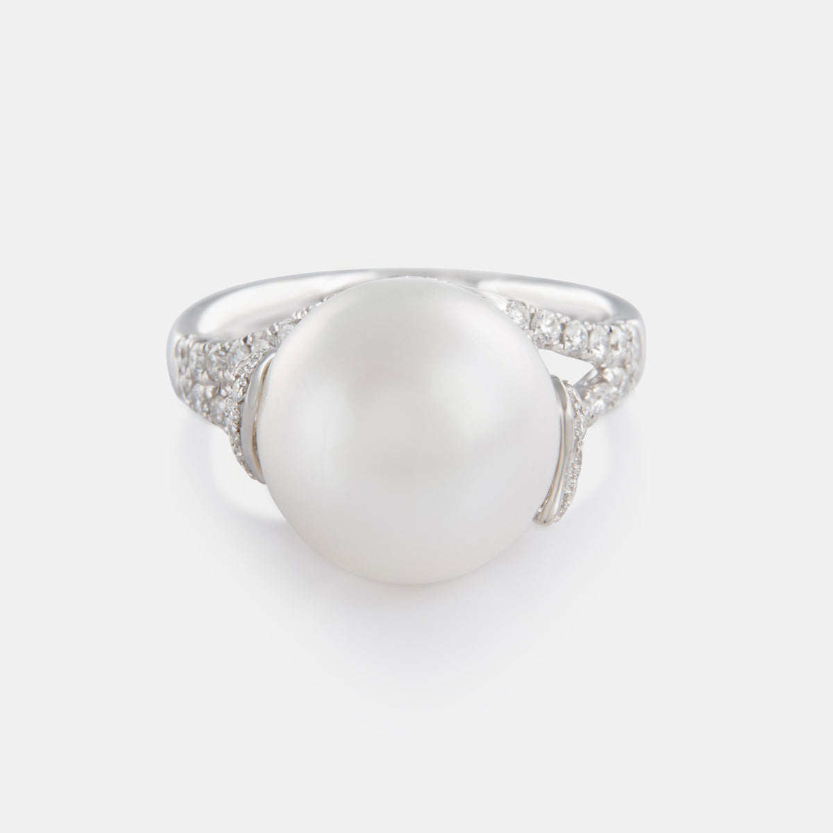 South Sea Pearl and Diamond Ring – Lao Feng Xiang Canada