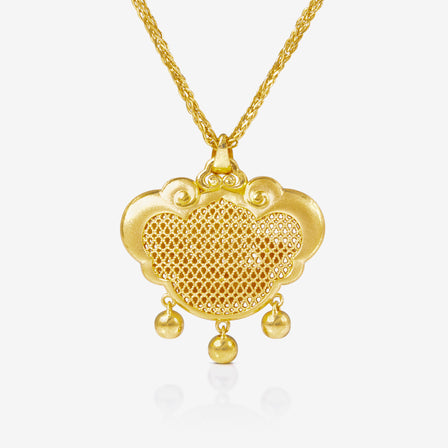 24K gold blessing baby lock with fish and coin motifs – 福 character pendant by Lao Feng Xiang

Close-up of gold fish and fortune symbols on baby lock pendant with tassel