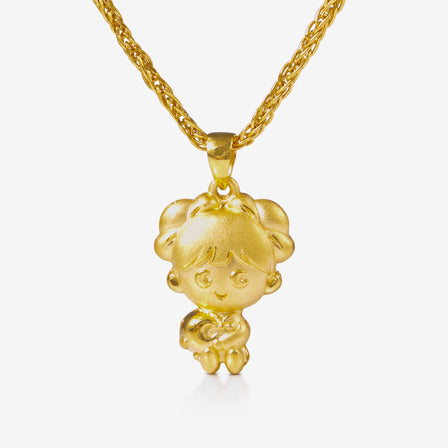 Lao Feng Xiang baby charm in girl figure with gold ingot – joyful newborn gift

老凤祥女宝宝元宝吊坠，祝愿童年幸福，财运连连，健康成长