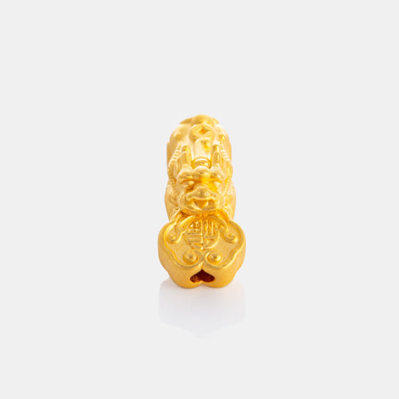 24K Gold Pixiu and Ruyi Charm <meta name="title" content="<span style='display:none;'>Lao Feng Xiang 老凤祥</span> 24K Gold Pixiu and Ruyi Charm">