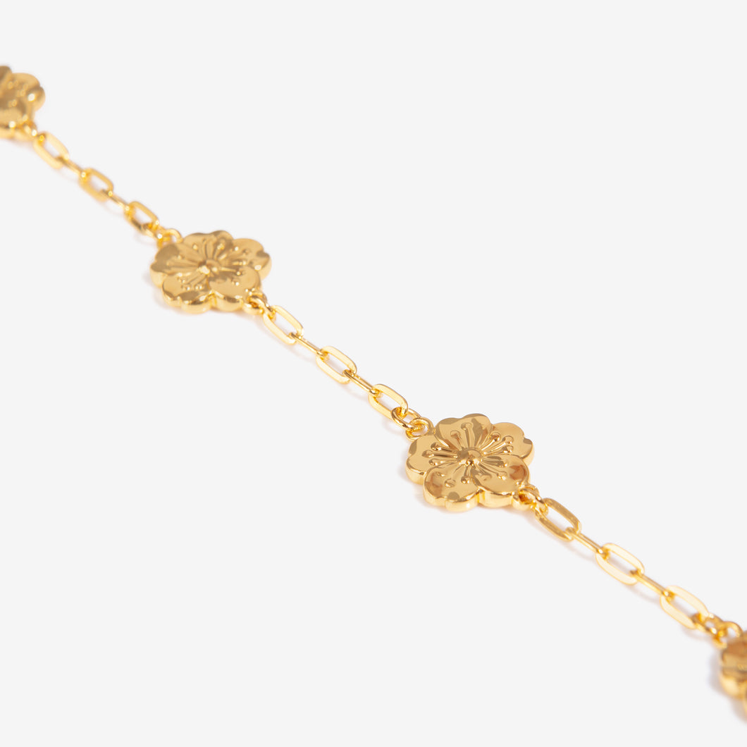 Lao Feng Xiang five-flower bracelet in 24K gold – symbolic piece of harmony and grace

老凤祥五花金手链，象征美丽绽放与幸福连连