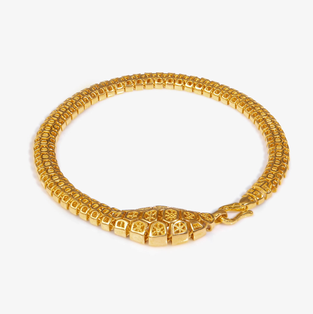 Sculpted 24K gold snake collar necklace with articulated scale links and snakehead clasp

足金蛇形项圈，带有蛇头扣环和立体鳞片设计
