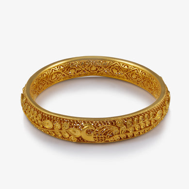 24K Antique Gold Filigree Bangle with Phoenix Feather Motif and Inner Lattice
24K古法金花丝凤凰羽毛手镯，内雕回纹工艺