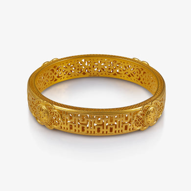 24K Antique Gold Double Happiness Bangle with Filigree Medallion Design

24K古法金囍字花丝手镯，雕花圆纹与喜字镂空设计