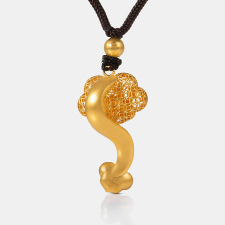 Back view of ruyi-shaped 24K gold pendant
如意吊坠 足金背面图