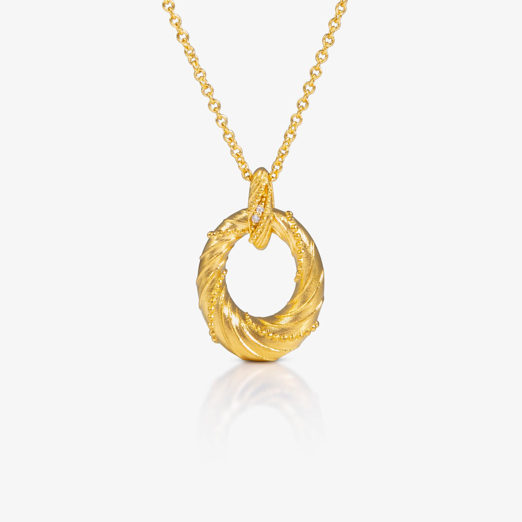 24K AG Twisted Oval with Diamond Necklace
足金扭纹椭圆钻石项链
