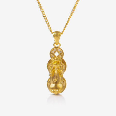 24K AG Diamond Pixiu Necklace with 9 Diamonds – Gold Fortune Amulet Pendant

足金招财貔貅钻石吊坠项链 – 9颗钻石黄金护身符