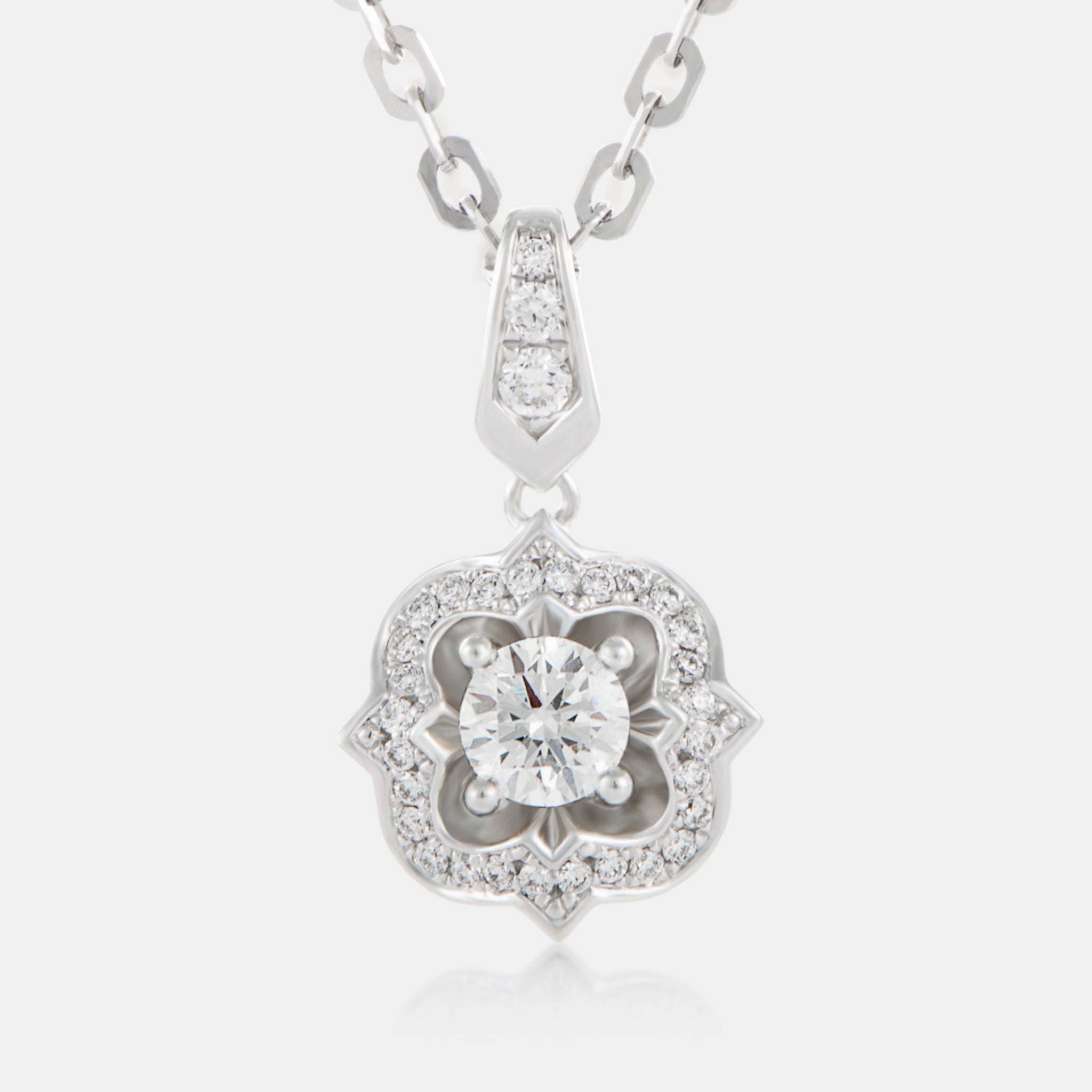 Pendant white sale gold diamond