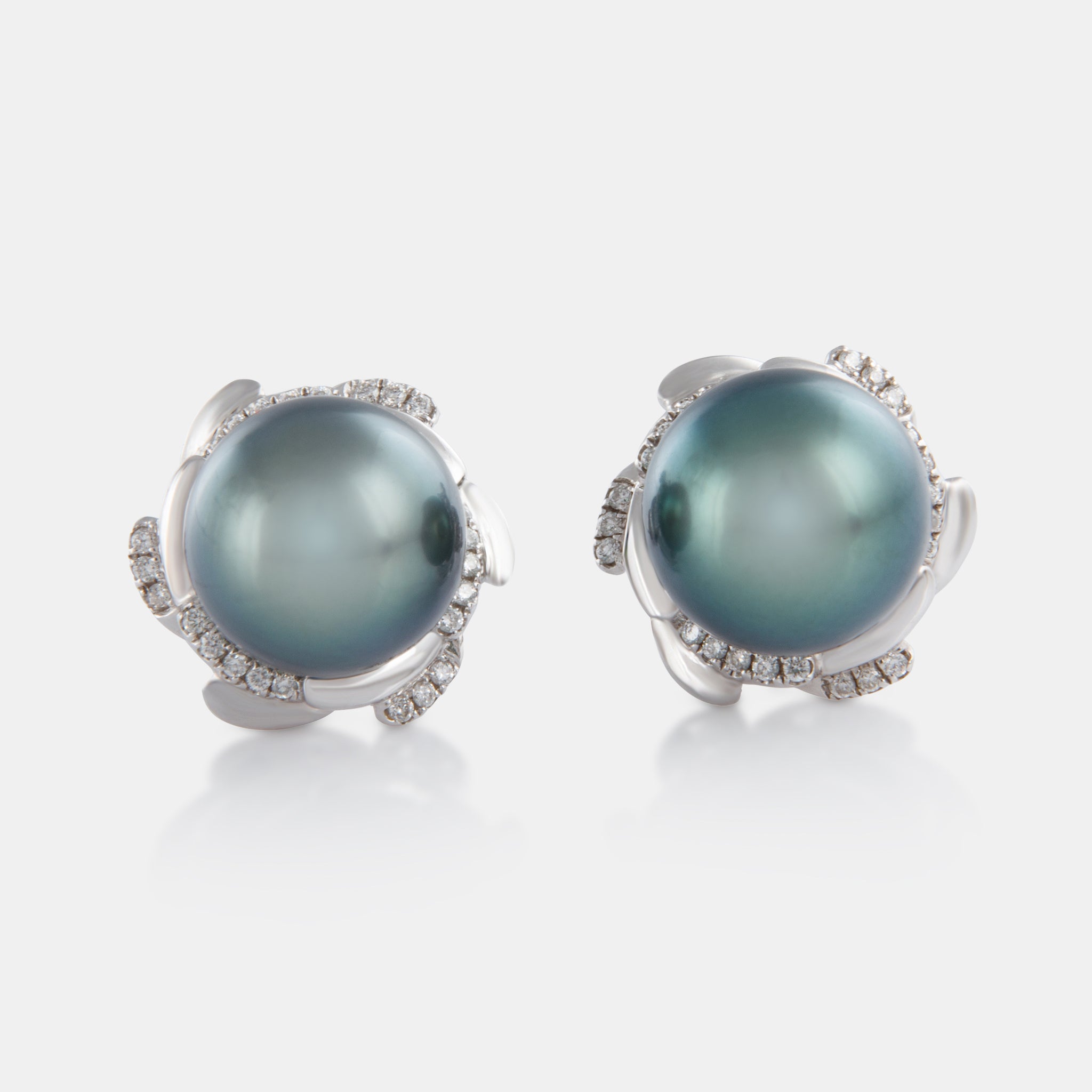 Black Tahitian Pearl and Diamond Earrings – Lao Feng Xiang Canada